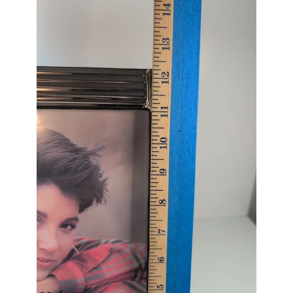 The Unbranded Brand picture frame